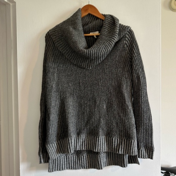 Joie Oversized Grey Cowl Neck Wool Blend Designer Sweater Size Medium EUC - Picture 2 of 7